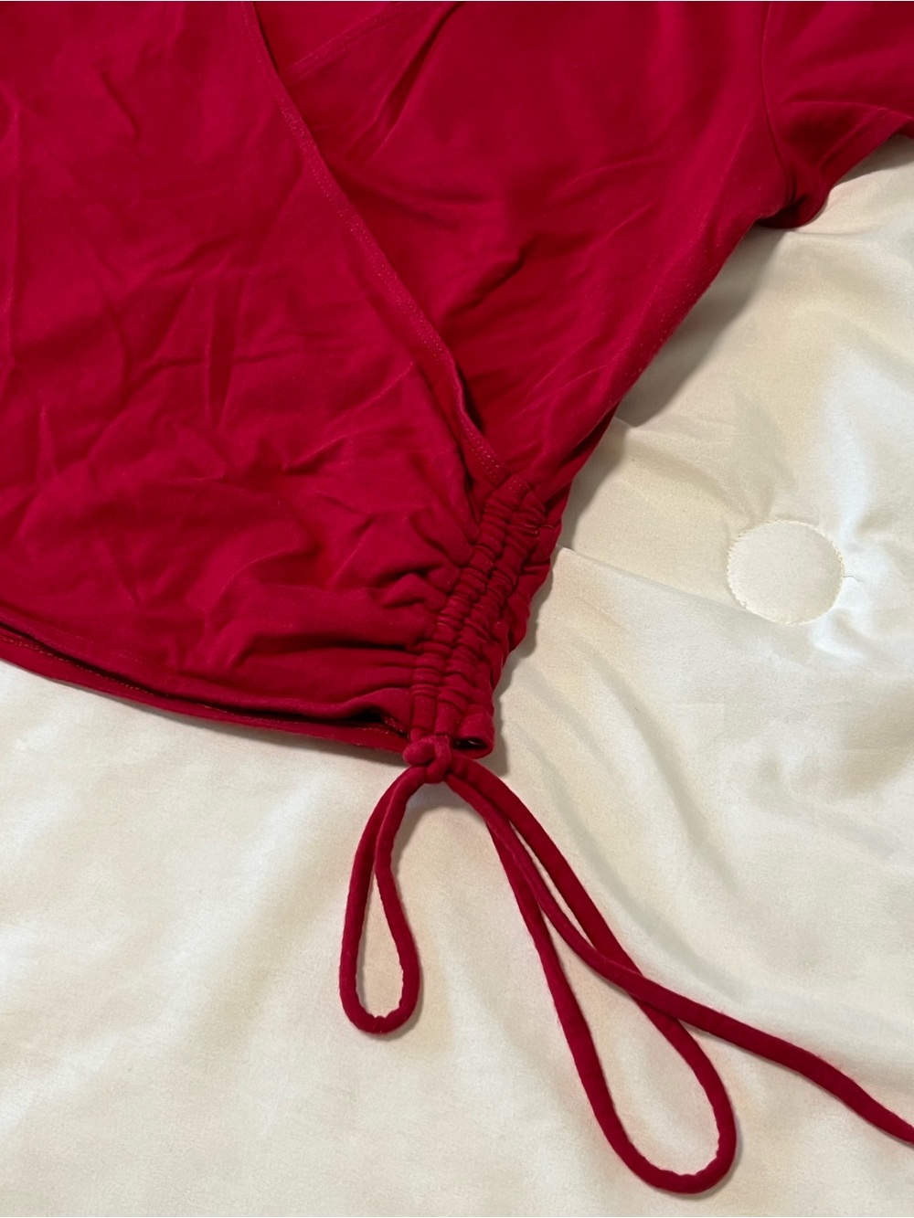 Hollister Red Side-Tie Wrap Short Sleeve Top Size Medium - Picture 3 of 4
